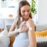 Прививка от COVID-19 во время беременности снижает риск госпитализации ребенка