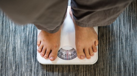 Ожирение связали с низким уровнем антител против коронавиурса
