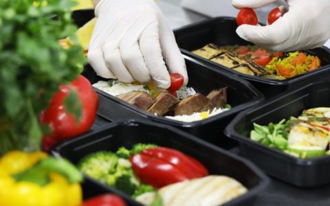 «Нездоровая еда»: можно ли отравиться при доставке готовой еды